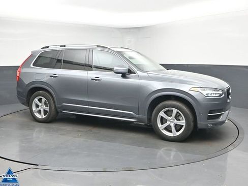 Used 2018 Volvo XC90 T5 Momentum w/ Convenience Package image 1