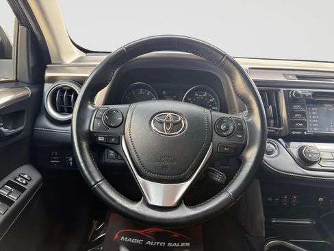 Used 2018 Toyota RAV4 XLE AWD/4WD image 29