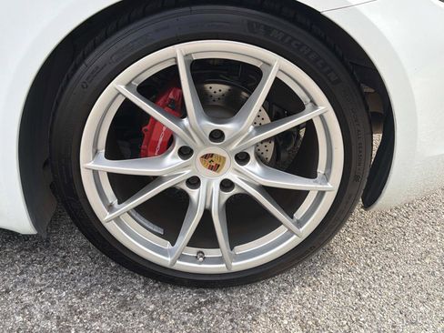 Used 2019 Porsche 718 Cayman S RWD image 11