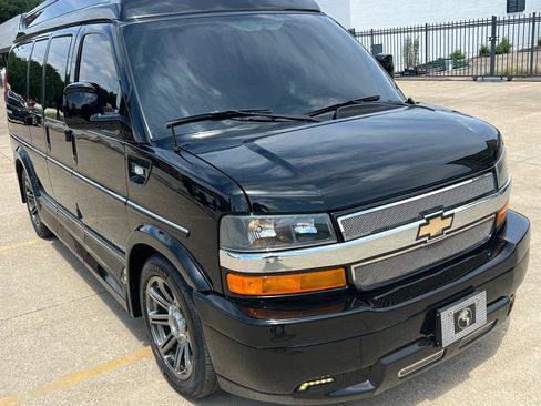 Used 2016 Chevrolet Express 2500 RWD image 5