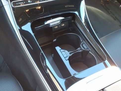 Used 2025 Mercedes-Benz C 300 4MATIC Sedan image 7