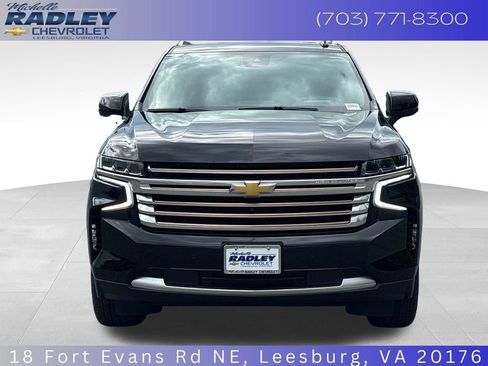 Used 2024 Chevrolet Suburban High Country AWD/4WD image 9
