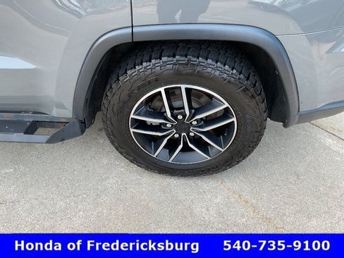 Used 2021 Jeep Grand Cherokee Trailhawk w/ Premium Lighting Group AWD/4WD image 11