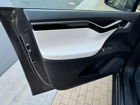 Used 2017 Tesla Model X 100D AWD/4WD image 18
