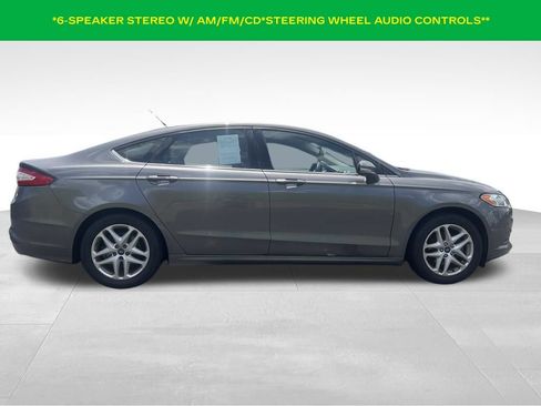 Used 2014 Ford Fusion SE FWD image 4