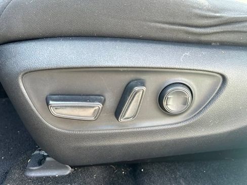 Used 2020 Toyota RAV4 XLE w/ Convenience Package FWD image 23