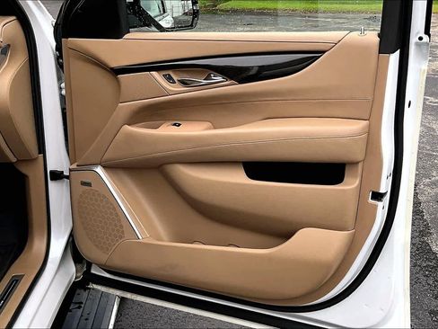 Used 2020 Cadillac Escalade Platinum RWD image 24