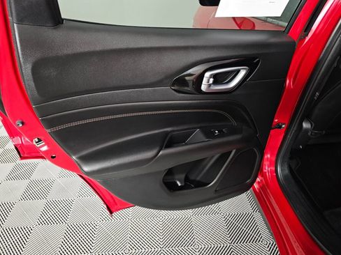 Used 2023 Jeep Compass Limited image 32