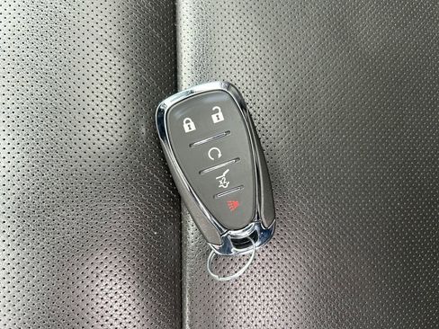 Used 2022 Chevrolet Traverse Premier w/ Redline Edition image 33