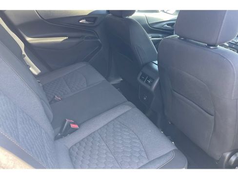 Used 2021 Chevrolet Equinox LT FWD image 18