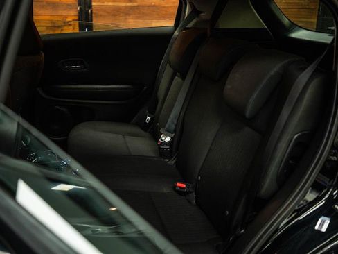 Used 2017 Honda HR-V LX image 10