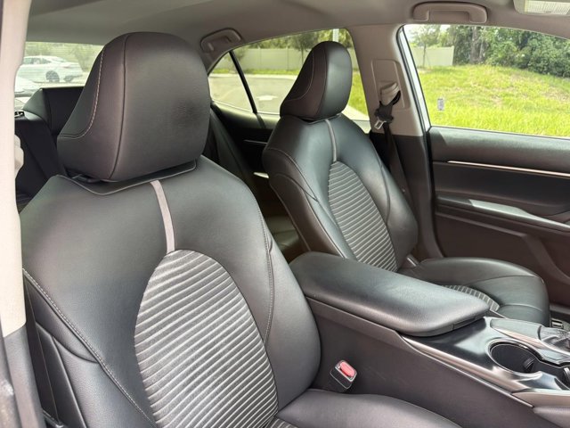 Certified 2019 Toyota Camry SE FWD image 18