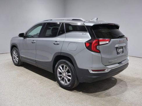 Used 2024 GMC Terrain SLT AWD/4WD image 4