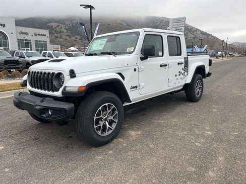 New 2026 Jeep Gladiator Sport AWD/4WD image 8
