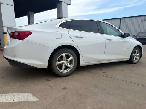 Used 2018 Chevrolet Malibu LS FWD image 3