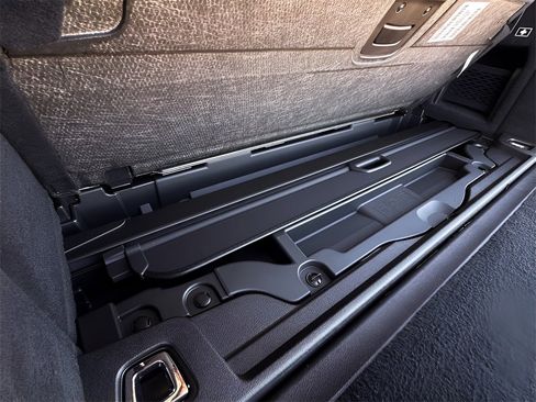 Used 2023 BMW X7 M60i w/ Executive Package image 33