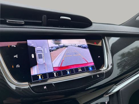 Certified 2023 Cadillac XT6 Sport w/ Technology Package image 39