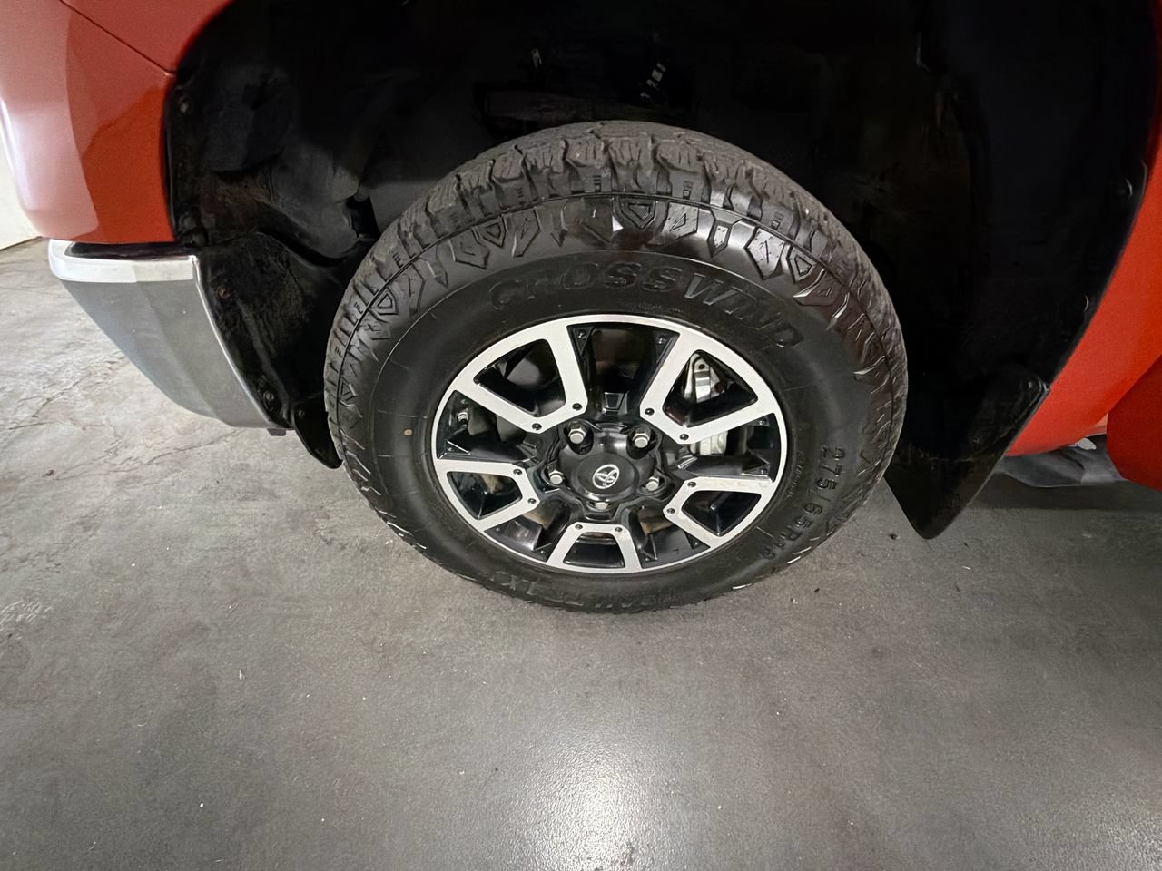 Used 2018 Toyota Tundra SR5 w/ TRD Off Road Package AWD/4WD image 31