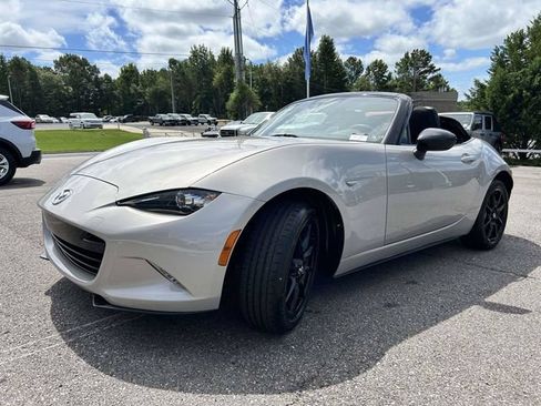 Used 2023 MAZDA MX-5 Miata Sport RWD image 7