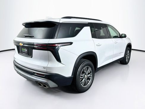 Used 2024 Chevrolet Traverse LT FWD image 9