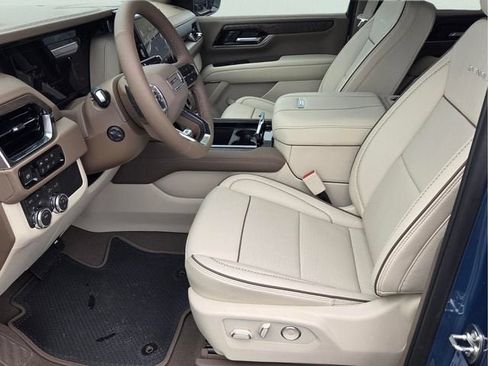 New 2026 GMC Yukon Denali w/ Sun & Power Step Package AWD/4WD image 10