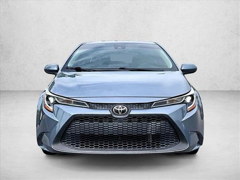 Used 2020 Toyota Corolla LE FWD image 3
