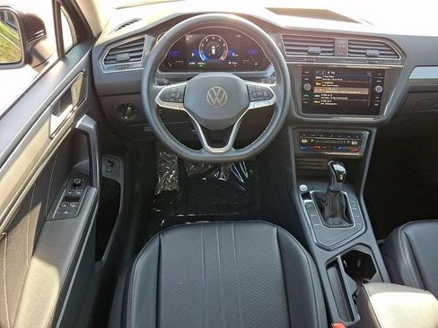 Used 2022 Volkswagen Tiguan SE FWD image 10