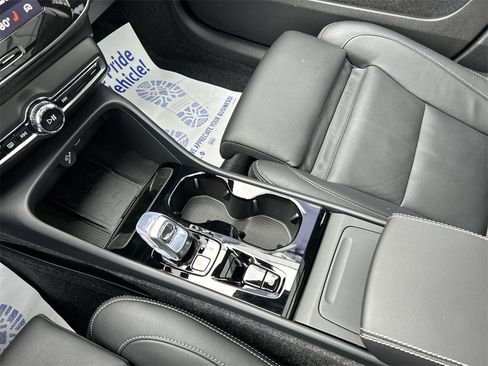 New 2026 Volvo XC40 B5 Plus w/ Protection Package Premier image 22