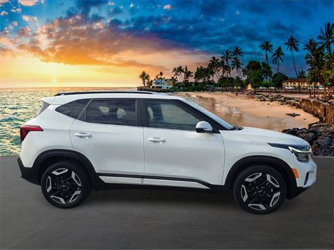 Used 2024 Kia Seltos SX w/ SX Sunroof Package image 4