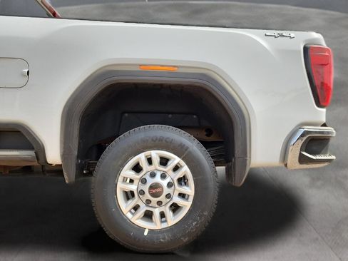 Used 2025 GMC Sierra 2500 SLE AWD/4WD image 9