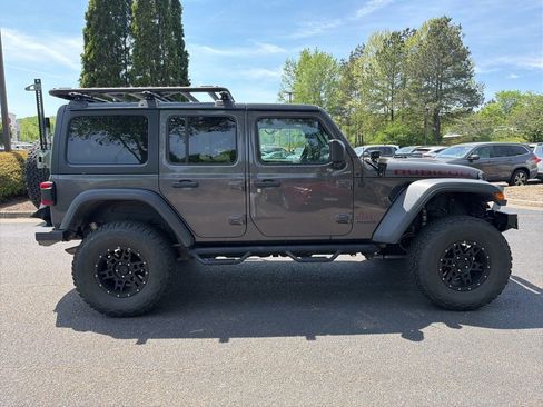 Used 2019 Jeep Wrangler Unlimited Rubicon w/ Cold Weather Group AWD/4WD image 3