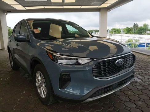 Used 2023 Ford Escape Active w/ Tech Pack #2 AWD/4WD image 4