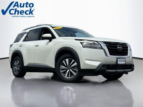 Used 2024 Nissan Pathfinder SL AWD/4WD image 1