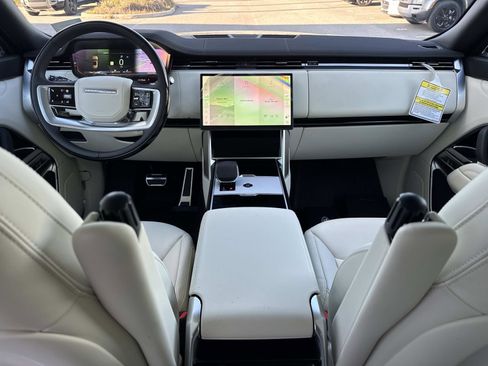 New 2026 Land Rover Range Rover Long Wheelbase SE AWD/4WD image 16