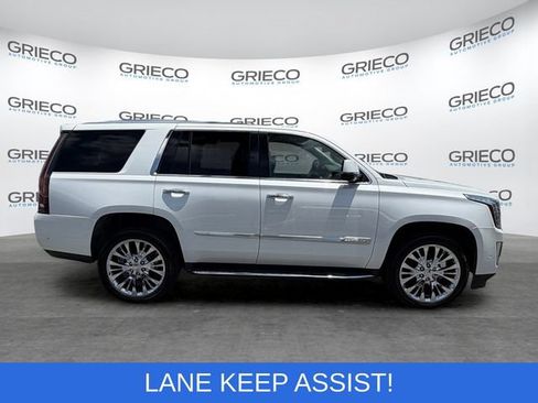 Used 2019 Cadillac Escalade Luxury RWD image 8
