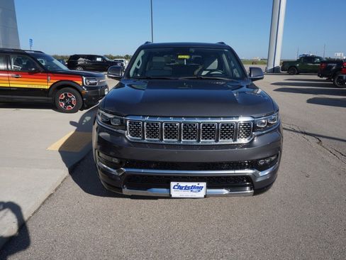 Used 2022 Jeep Grand Wagoneer Series II w/ Premium Group II image 7