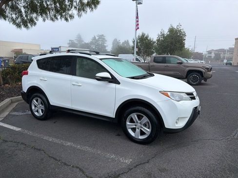 Used 2013 Toyota RAV4 XLE image 3