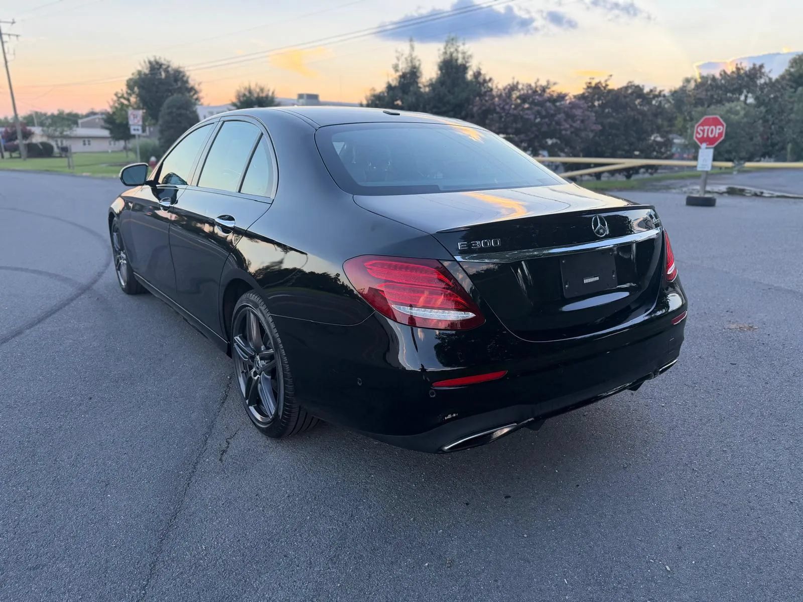Used 2019 Mercedes-Benz E 300 4MATIC w/ Premium 1 Package image 8