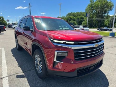 New 2026 Chevrolet Traverse LT w/ Driver Confidence Package AWD/4WD image 4