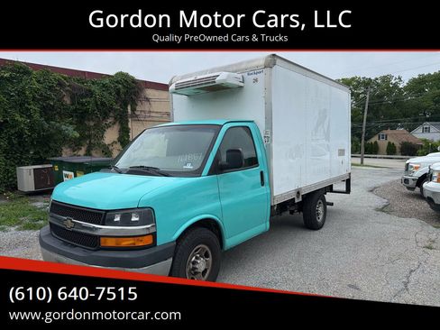 Used 2017 Chevrolet Express 3500 RWD image 1