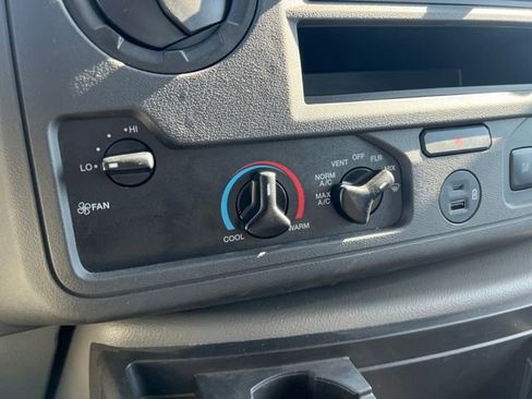 Used 2024 Ford E-350 and Econoline 350 Super Duty w/ Power Windows & Locks Group image 18