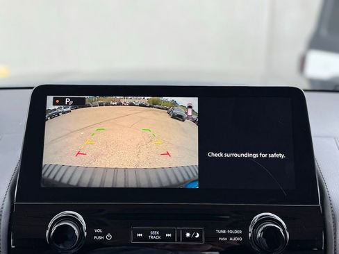 Used 2024 Nissan Armada SV image 17