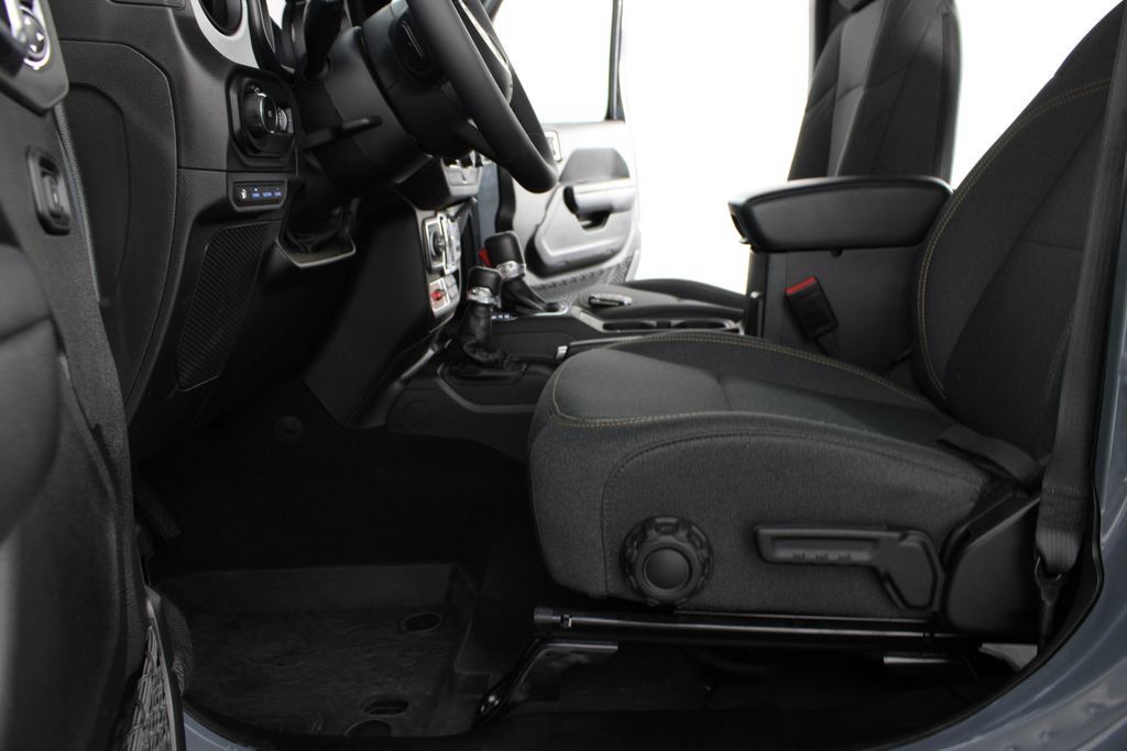 Used 2025 Jeep Wrangler Unlimited Sport S 4xe AWD/4WD image 15