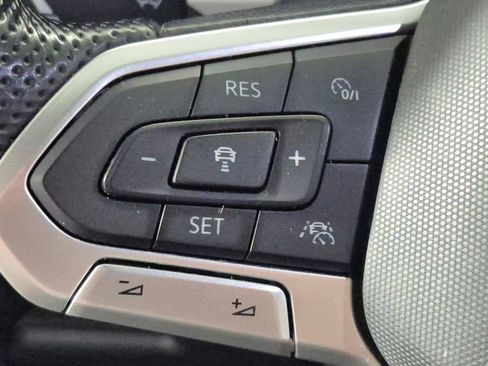 Used 2021 Volkswagen Atlas Cross Sport SEL R-Line AWD/4WD image 12