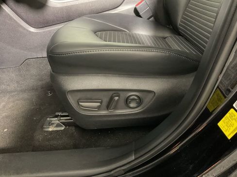 Used 2025 Toyota Highlander XSE image 22