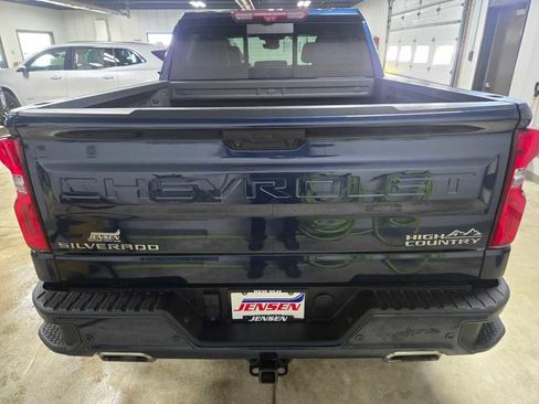 Certified 2022 Chevrolet Silverado 1500 High Country w/ Technology Package image 5