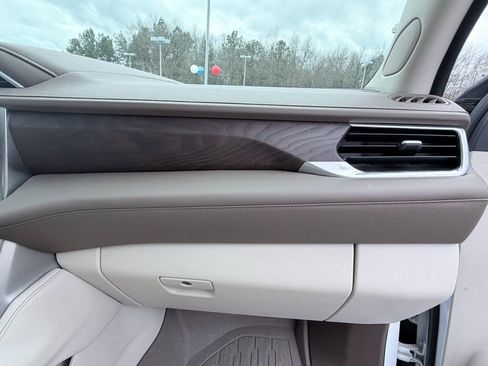 Used 2022 GMC Yukon Denali w/ Denali Premium Package image 15