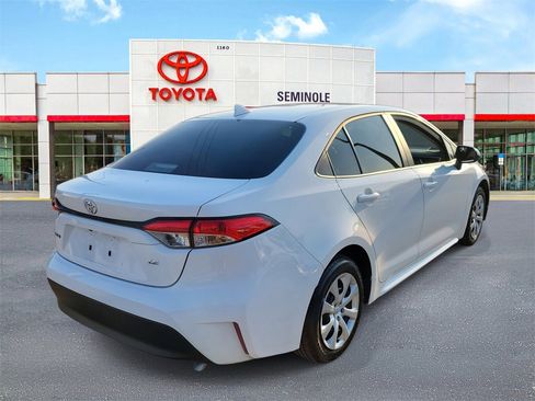 Used 2024 Toyota Corolla LE image 3