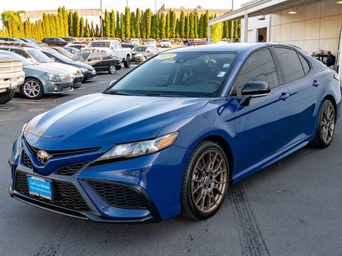 Used 2023 Toyota Camry SE AWD/4WD image 6