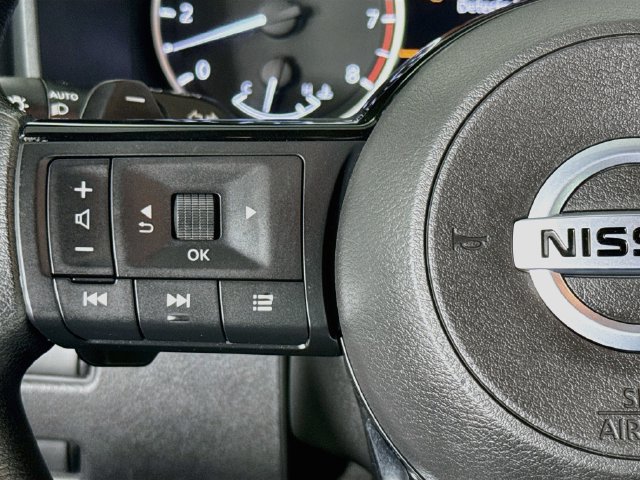 Used 2021 Nissan Rogue SV FWD image 11